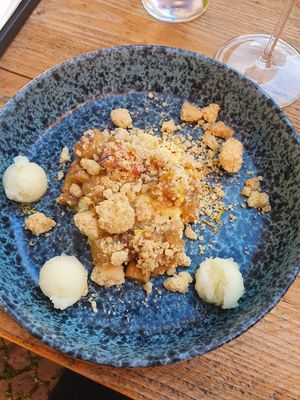 Crumble   at Zwei und Zwanzig in Geisenheim