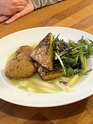 Spargel mit Temeph   at Zwei und Zwanzig in Geisenheim