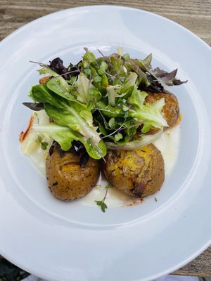 Asparagus main- potatoes and tempeh were good.   at Zwei und Zwanzig in Geisenheim