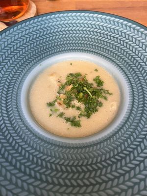 Blumenkohl-Riesling-Suppe   at Zwei und Zwanzig in Geisenheim