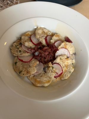 Semmelknödel-Carpaccio  at Zwei und Zwanzig in Geisenheim