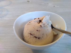 ice cream at Zwei und Zwanzig in Geisenheim