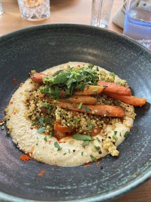 Geröstete Möhre auf Humus   at Zwei und Zwanzig in Geisenheim