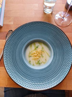 Spargelcremesuppe at Zwei und Zwanzig in Geisenheim