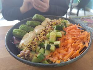 Falafel Bowl at Zwei und Zwanzig in Geisenheim