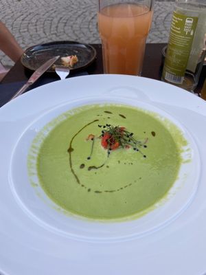 Erbsensuppe at Zwei und Zwanzig in Geisenheim