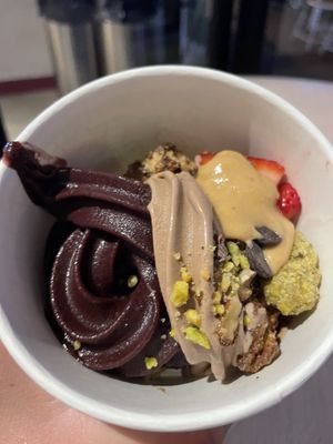 Açaí and chocolate   at goje in Yarraville