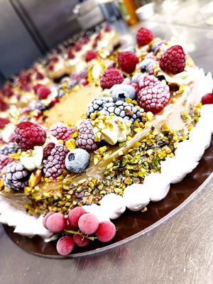 Torta nuziale at Dulcamara Bio Vegan Bistrot in Verona