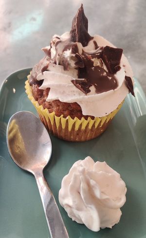 Banana cupcake for breakfast at Dulcamara Bio Vegan Bistrot in Verona