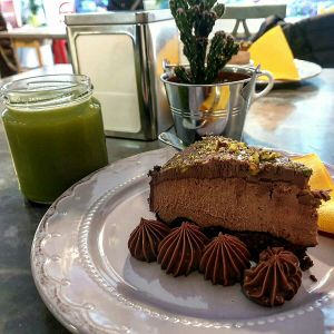 Chocolate and pistachios cheesecake at Dulcamara Bio Vegan Bistrot in Verona