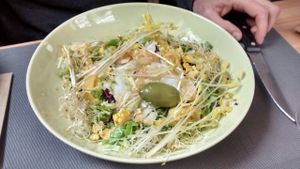 Salad of the day at B12 in Toulouse