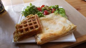 Feuilleté with mushroom and cheese at B12 in Toulouse