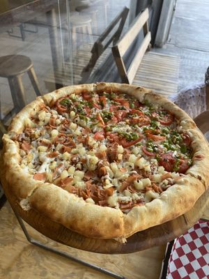 Pizza mitad margarita mitad hawaiana   at Pan D'Monium - Food Stall in Mexico City