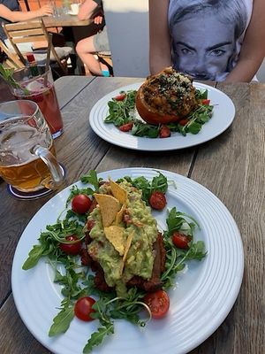 Gefüllter Kürbis und süßkartoffel.  at Vegan's Prague in Prague