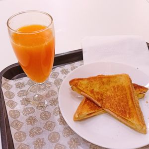 Vegan bikini (ham/cheese) & fresh OJ at Crois-Sants in Barcelona