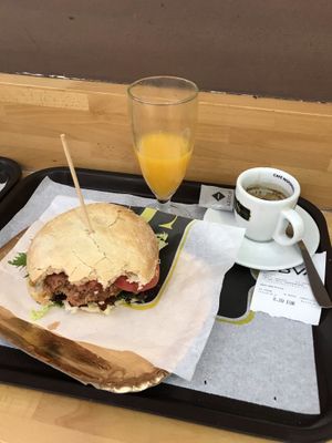 very tasty hamburger  at Crois-Sants in Barcelona