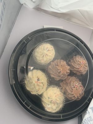 Just picked up! at For Goodness Cakes in Mount Vernon