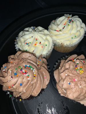 Delicious! at For Goodness Cakes in Mount Vernon