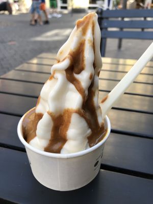 Soy frozen joghurt with warm peanut saucee at YOMARO in Cologne