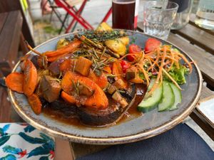 Roast (filled with vegan feta and dried tomatoes) with potatoes and vegetables   at Steffenhagen in Dresden