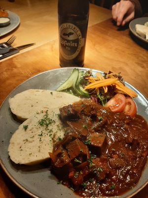 Schwarzbiergulasch mit Seitan at Steffenhagen in Dresden