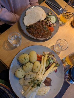 Gulasch (top) and Enten mit Spargel (bottom) at Steffenhagen in Dresden