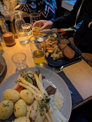 Leberkäse in the back with chips made of bread (surprisingly good! Very crispy) at Steffenhagen in Dresden