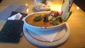 Gnocchi-Spinat-Laufauf mit getrockneten Tomaten und Sonnenblumenkernen (8,60€) at Steffenhagen in Dresden