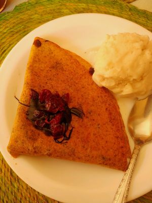 Crepa con chocolate y helado at Sana in Celaya
