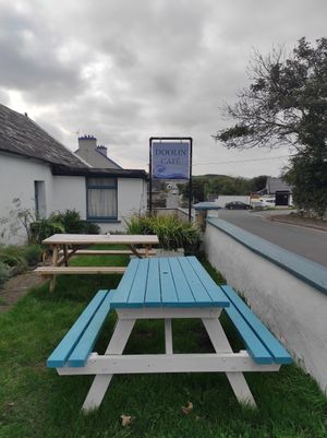 Outside seating at Doolin Cafe in Doolin