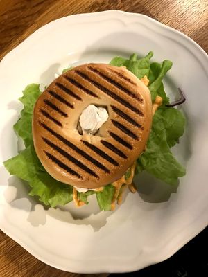 Vegansk Bagel at Bagel Street - Hotorget in Stockholm