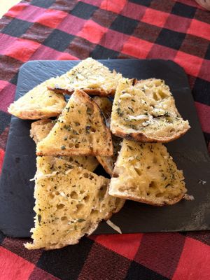 Fresh Garlic bread  at O Forno in Calheta