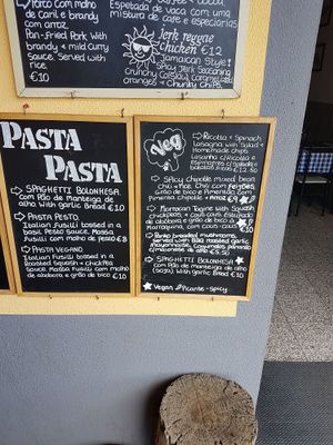 Vegan choices are marked at O Forno in Calheta