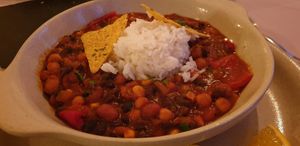 Veganes Chili, sehr aromatisch!! at O Forno in Calheta