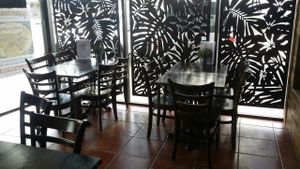 inside seating at Pitstop Pizza in Coorparoo
