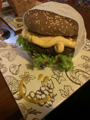 Vegan Double cheddar vegano at Veg & Veg Burguer in Santos