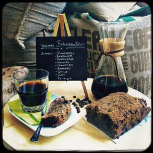 vegan banana bread with coffee from the Dominican Republic made in the Chemex  at Bruehbar - Coffee Roaster in Leipzig