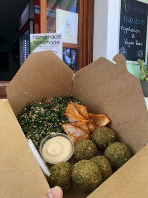 With the opening hours at FalafeLand in Santorini