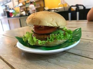 Veg burger (29k dongs) at Healthy Farm - Tran Hung Dao District 1 in Ho Chi Minh City