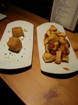 Croquettes and patatas bravas at El Maderal in Barcelona