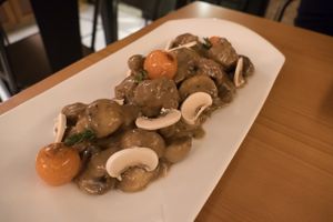 Seitan with mushrooms at El Maderal in Barcelona