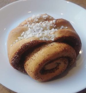 Vegan cinnamon bun at Cafe & Bakery Mimosa in Tampere