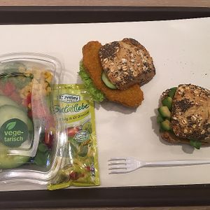 vegan sandos and salad at backWERK in Hameln