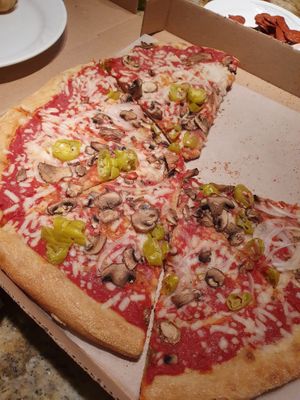 "build it" Vegan pizza with toppings  at Mellow Mushroom in Sanford