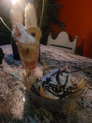 Jamie Dodger Sundae and Chocolate Nachos at Voltaire in Bangor