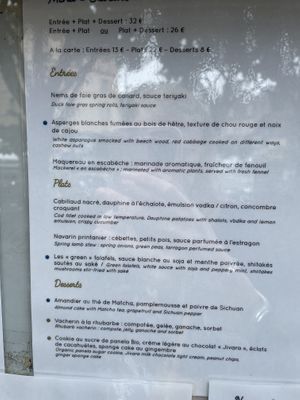 Blue dots are vegan  at La Couleuvrine in Sarlat-la-caneda