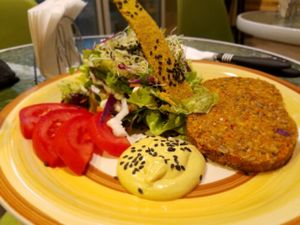 raw vegan burger at Living Food in Montevideo