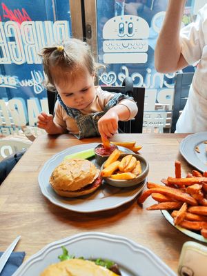 Vegan child's option and sweet potato fries 🍟 at Halifax Burgers - Larsbjornsstaede in Copenhagen