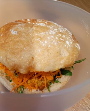 "boule falafel" (3,20€, eigene box), neu im #Veganuary at backWERK - Hauptbahnhof in Dusseldorf