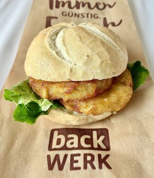 Kaiserbrötchen kartoffelrösti  at backWERK - Hauptbahnhof in Dusseldorf